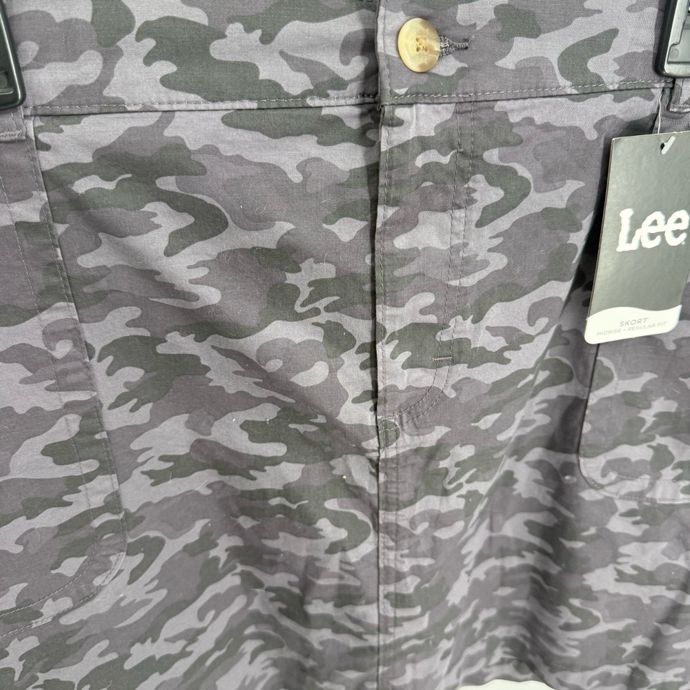 Lee Womens Skort Size 18 Mid Rise Zip NWT Gray Camouflage Cotton Camo Shorts - Picture 5 of 10